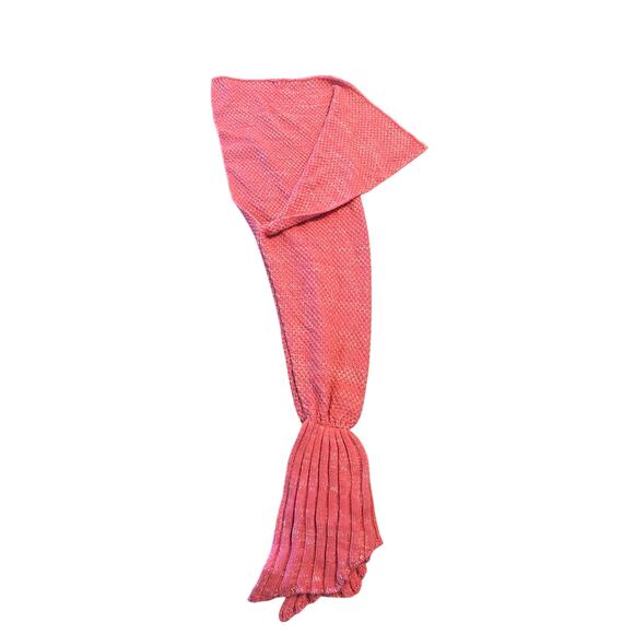 GUC Pink Knit Mermaid Blanket for Girl's 52" Long 13" Wide at Top to 5" Bottom - Picture 2 of 3